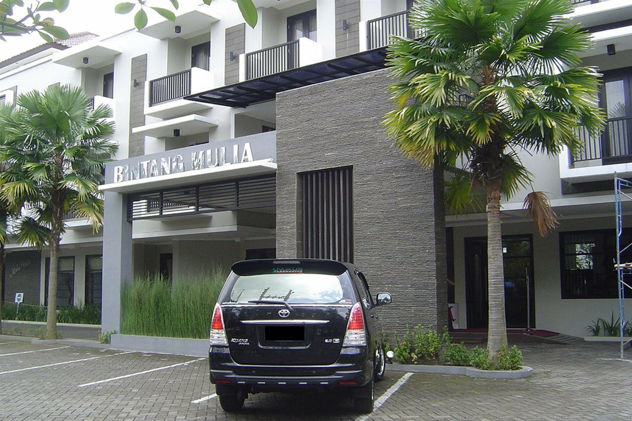 Bintang Mulia Hotel Jembel Exterior foto